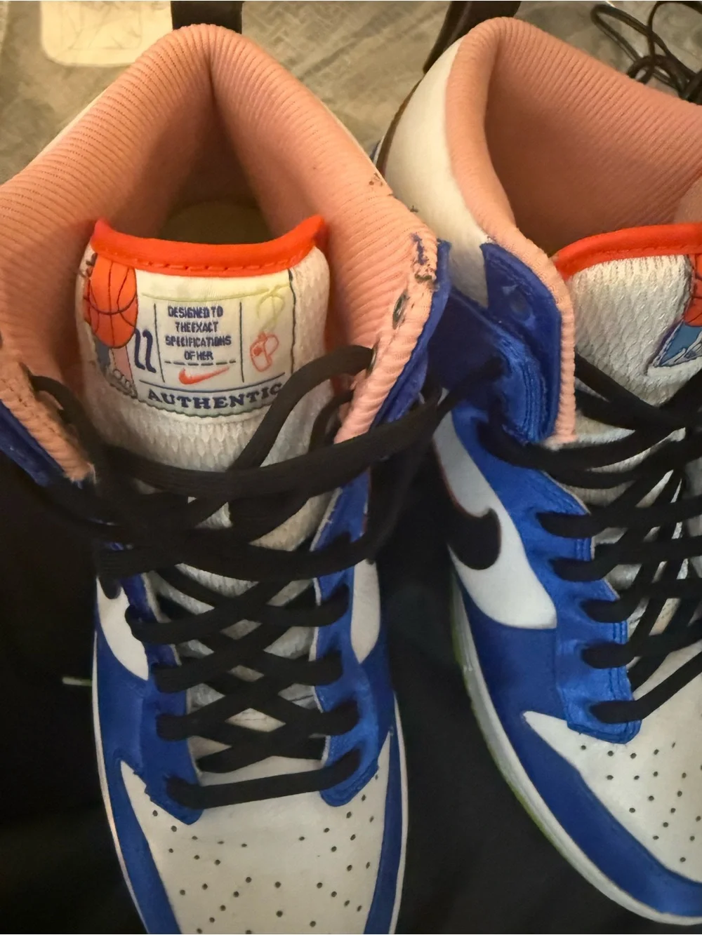 High dunk blue stain size 10 women Top Sneakers with Neon Sole